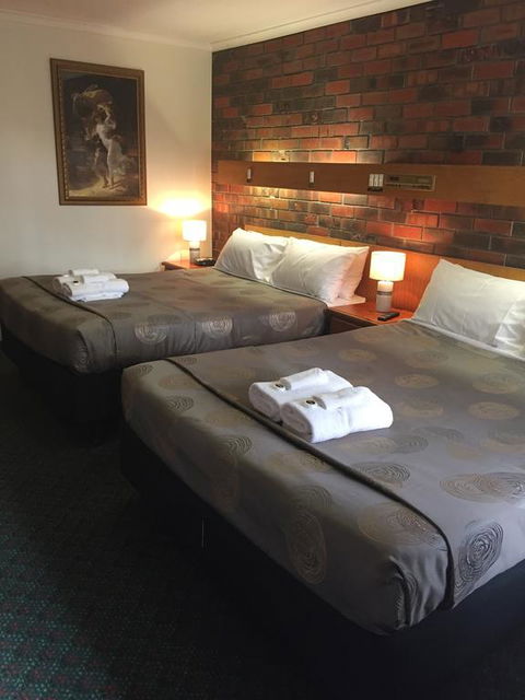 Wentworth Club Motel - Holiday Cairns 3