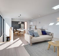 White Room Apartments - Holiday Cairns