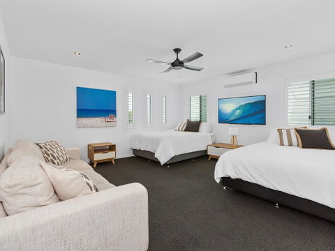 WHITE WASH ON SHE OAK - Holiday Cairns 2