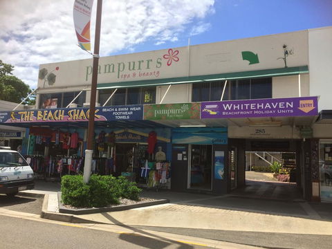 Whitehaven Beachfront Holiday Units - Holiday Cairns 2