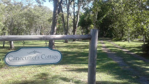 Whitsunday Cane Cutters Cottage - Holiday Cairns 1