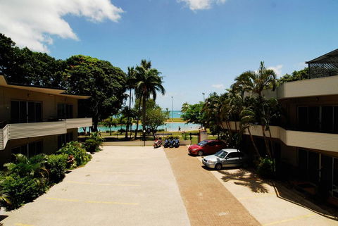 Whitsunday On The Beach - Holiday Cairns 3