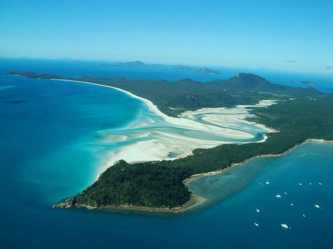 Whitsunday On The Beach - Holiday Cairns 1