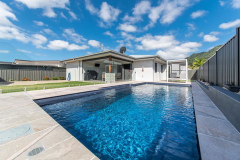 Whitsunday Sands - Holiday Cairns 0
