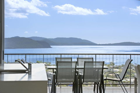 Whitsunday Views - Airlie Beach - Holiday Cairns 1