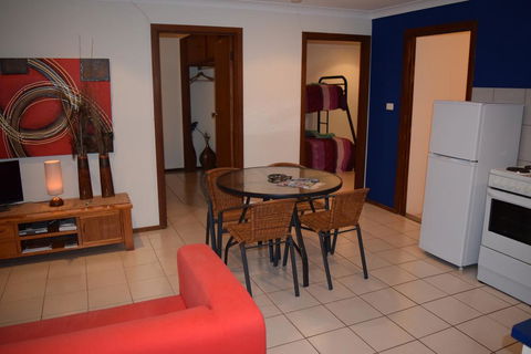 Wildsights Beach Units - Holiday Cairns 1