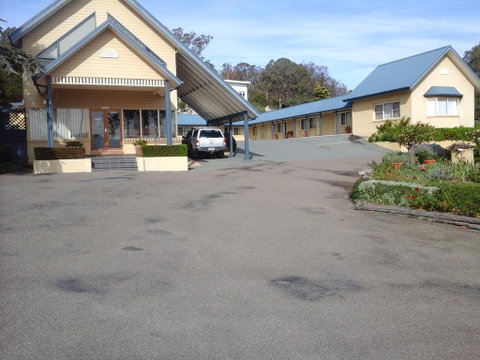 Willows Motel - Holiday Cairns 2