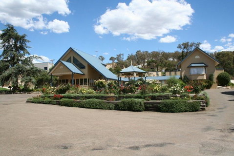 Willows Motel - Holiday Cairns 1