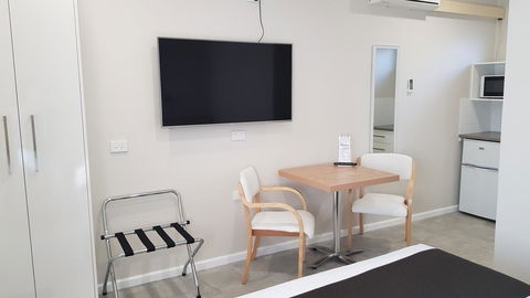 Wingham Motel - Holiday Cairns 2