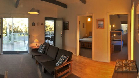 Wonky Pine Beach House, NARRWALLEE- 4 Bedroom - Holiday Cairns 2