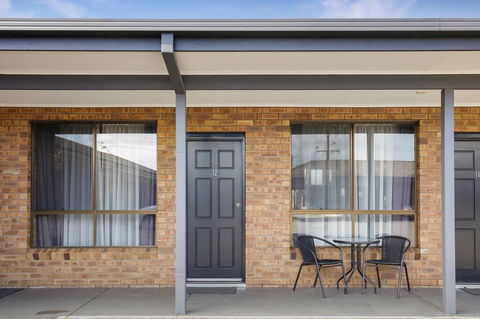 Wonthaggi Motel - Holiday Cairns 2