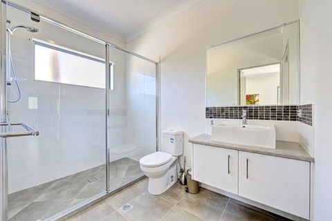 Woodgate Beach Houses - Holiday Cairns 3