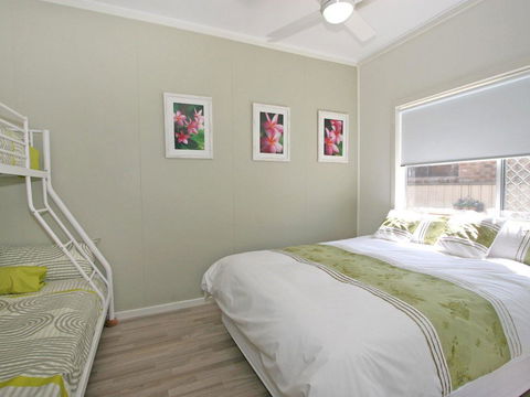 Yamba Daze - Sunrise - Pet Friendly - Holiday Cairns 3