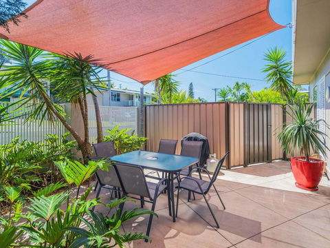 Yamba Daze - Sunrise - Pet Friendly - Holiday Cairns 0