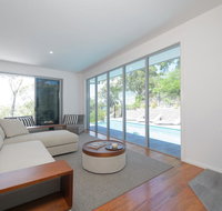 YARINGA - Retreat Style Accomodation with Swimming Pool - Holiday Cairns