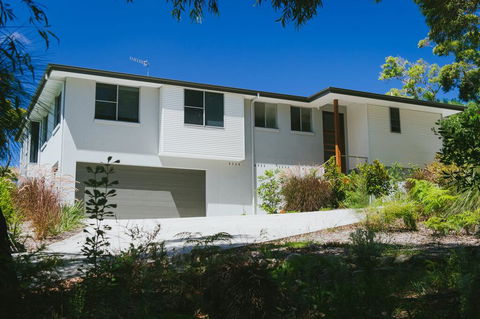 YARINGA - Retreat Style Accomodation With Swimming Pool - Holiday Cairns 1