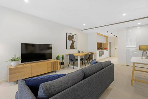 YARRA - YARRA Toorak Rd & Chapel St. Pool, Gym & Parking - Holiday Cairns 1