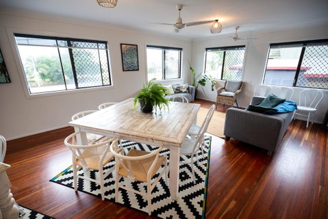 Yeppoon Beachhouse - Holiday Cairns 2