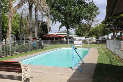 Young Caravan Park - Holiday Cairns 0