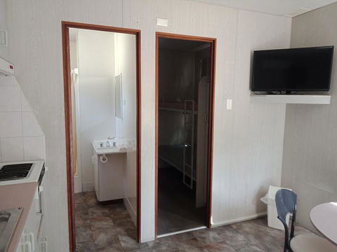 Young Caravan Park - Holiday Cairns 1