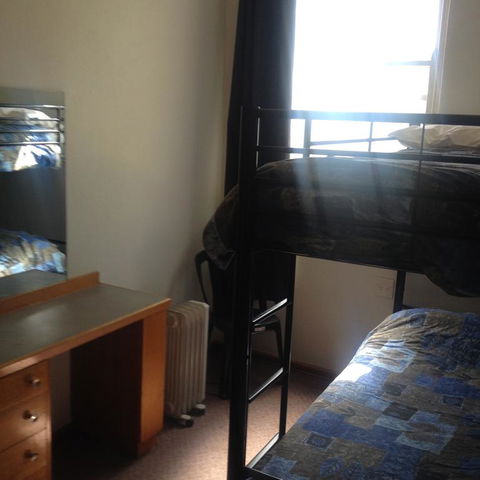 Young Budget Accommodation - Holiday Cairns 3