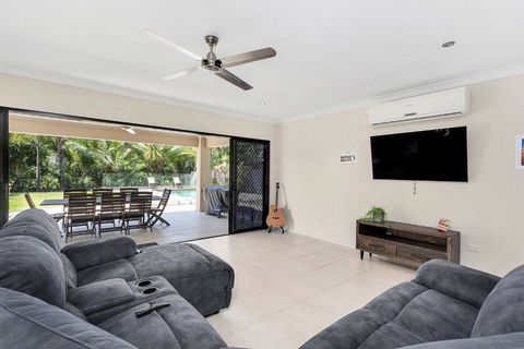 \'Coco Tierra\' Expansive Cairns Oasis With Pool - Holiday Cairns 1