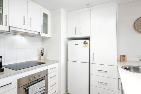 \'The Sand Dollar\' Central Cairns Chic Studio - Holiday Cairns 2