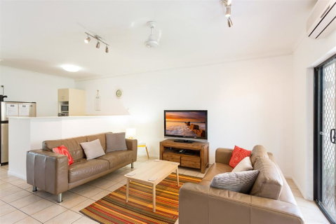 2br Amazing Beach-house - Holiday Cairns 2