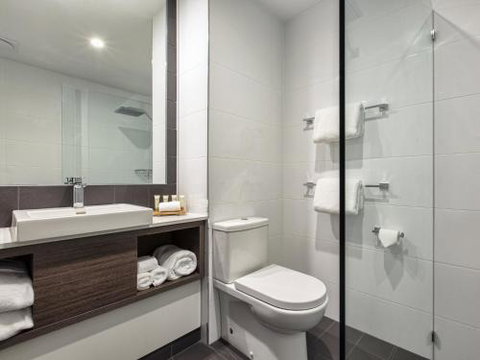 Mercure Sunshine Coast Kawana Waters - Holiday Cairns 1