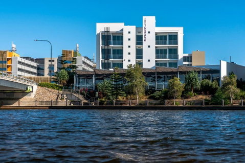 Mercure Sunshine Coast Kawana Waters - Holiday Cairns 0
