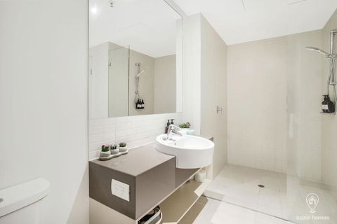 602 Harbour Lights With Ocean Views - Holiday Cairns 3