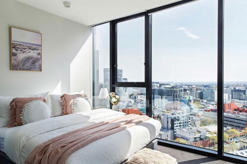 A 2BR Apt Near Melbourne Central Amazing Views - Holiday Cairns 4