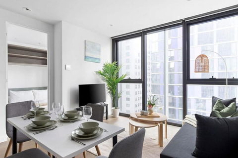 A 2BR Apt Near Melbourne Central & QV Market - Holiday Cairns 0