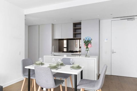 A 2BR Apt Near Melbourne Central & QV Market - Holiday Cairns 4