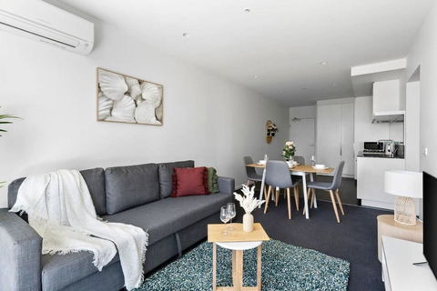 A 2BR Apt Near Shrine Of Remembrance FREE Parking - Holiday Cairns 2