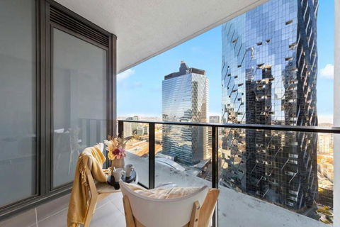 A 2BR Apt With City Views Next To Southern Cross - Holiday Cairns 2