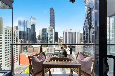 A 3BR Apt Next To Southern Cross FREE Parking - Holiday Cairns 1