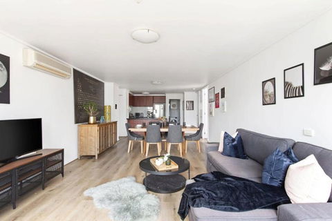 A 3BR Apt Next To Southern Cross FREE Parking - Holiday Cairns 2