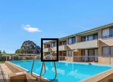 A Beach Apartment - Holiday Cairns 2