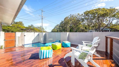 A Beachside Beauty With Pool - Holiday Cairns 0