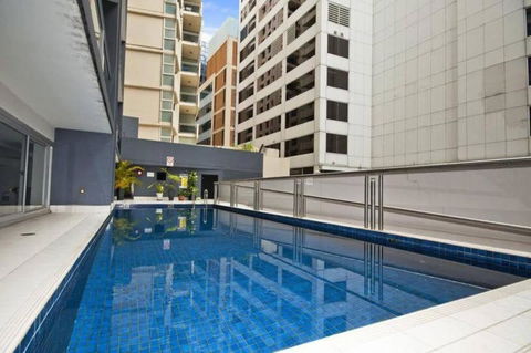 A Chic Studio Right Next To Darling Harbour - Holiday Cairns 2