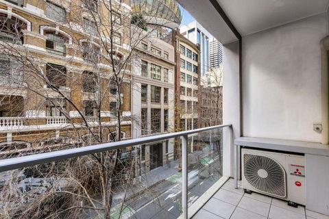 A Chic Studio Right Next To Darling Harbour - Holiday Cairns 3