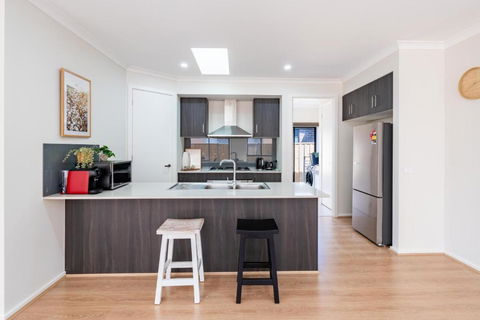A Cosy 5Beds House In The Clyde - Holiday Cairns 0