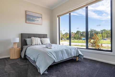 A Cosy 5Beds House In The Clyde - Holiday Cairns 3