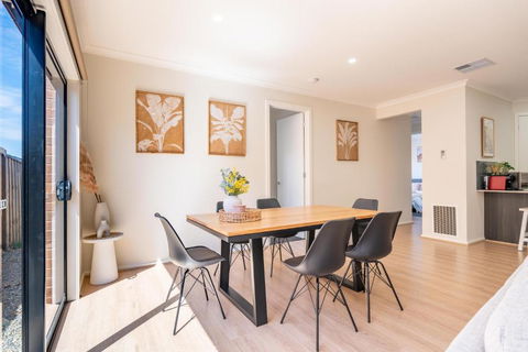 A Cosy 5Beds House In The Clyde - Holiday Cairns 2