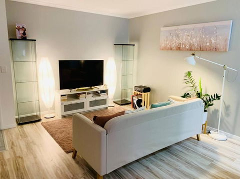 A Cosy And Peaceful Apartment In The Heart Of Yandina - Holiday Cairns 0
