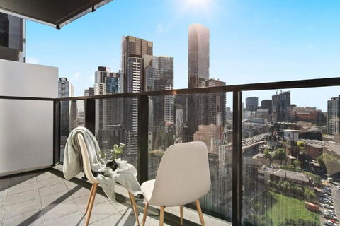 A Cozy Apt With City Views Near Crown Casino - Holiday Cairns 0