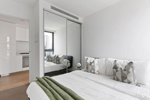 A Cozy Apt With City Views Near Crown Casino - Holiday Cairns 2