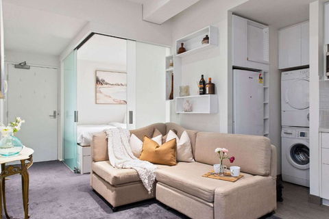 A Cozy CBD Studio Near Melbourne Central - Holiday Cairns 2