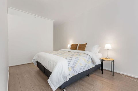 A Cozy & Modern Studio Right Next To Darling Harbour - Holiday Cairns 1